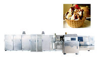 Completamente cadena de producción del cono del azúcar del rodillo de Antomatic/fabricante de helado industrial con las placas de la hornada del arrabio