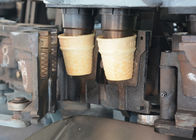 Autómata de HP del cono de helado 1,0, consumo de la gasolina 4-5, cadena de producción de la oblea del sistema de gas puerta doble